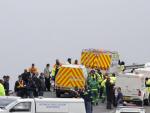Mueren 22 personas en un choque frontal de camión y microbús en Sudáfrica