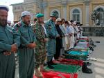 Un muerto en la protesta de miles de afganos contra el plan de quemar el Corán