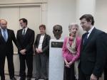 Compromís pide la retirada del busto de Fraga del Senado y la Mesa lo rechaza
