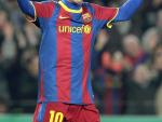 La prensa británica mitifica al "mago Messi" y condena la expulsión de Van Persie