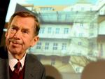 El expresidente checo Havel supera una afección pulmonar tras 12 días de hospital