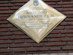 El Ayuntamiento dedica una placa al expresidente del Supremo Antonio Hernández Gil, "ejemplo de jurista"