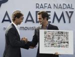 Rafa Nadal inaugura su flamante academía con la compañía de Roger Federer
