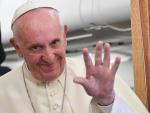 El Papa habla con los periodistas en el vuelo de regreso a Roma desde Azerbaiyán