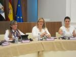 Los presidentes de los parlamentos de Extremadura, Andalucía y Canarias destacan los avances en igualdad en las cámaras