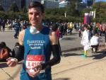 El hombre que completó la maratón de Chicago haciendo malabares