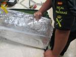 Intervenidos dos kilos de cocaína en dos dobles fondos de una maleta en el aeropuerto de Valencia