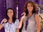 La madre de Whitney Houston cree que la vida de su nieta está en peligro