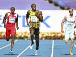 Bolt pasa sin despeinarse por la primera ronda de 200