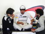 Alonso vuelve a sufrir problemas en el motor en los primeros libres en Monza