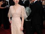 Scarlett Johansson no asistirá al baile de la Marina