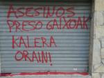 PSE-EE denuncia la aparición de pintadas con la palabra "asesinos" en otras dos Casas del Pueblo, en Santurtzi y Sopela