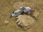 Una huella gigante de dinosaurio aparece en el desierto de Gobi