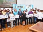 Philip Morris entrega sus becas universitarias a quince estudiantes de la Universidad de La Laguna (Tenerife)