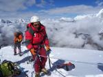 Una avalancha de piedras sorprende a un grupo de 15 españoles en el Himalaya, con un posible fallecido