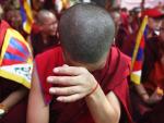 China acusa al Dalái Lama de terrorista por "glorificar" las inmolaciones