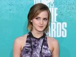 Karl Lagerfeld regala una caña de pescar a Emma Watson por su cumpleaños
