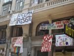 Los 'okupas' del Hotel Madrid se plantean cerrar el edificio porque dicen que están siendo "saqueados y desvalijados"