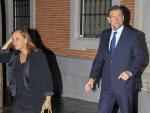 Mariano Rajoy y su esposa asisten al funeral en memoria de Isidoro Álvarez