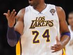 Kobe Bryan se exhibe con los Lakers