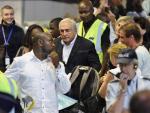 Strauss-Kahn regresa a Francia donde se espera que dé explicaciones