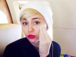 Miley Cyrus no tiene fin... muestra al mundo su nuevo juguete erótico