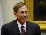 David Petraeus toma el mando al frente de la CIA