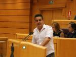 Un alcalde al que Mulet exige quitar la Plaza de José Antonio bromea con poner a cambio el nombre del senador