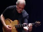 Muere John Abercrombie, influyente guitarrista de jazz, a los 72 años