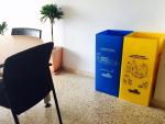 Cort y Emaya distribuyen papeleras de reciclaje en oficinas y dependencias municipales