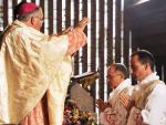 El arzobispo de Tarragona ordena sacerdotes a un docente y a un empleado de banca en Torreciudad (Huesca)