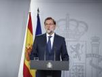 Rajoy recurre el referéndum y pide al TC que avise a alcaldes y cargos de la Generalitat de que deben impedirlo