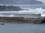 El aviso amarillo por riesgo marítimo-costero se prolonga hasta el lunes en Euskadi