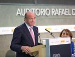 Guindos descarta una "desaceleración importante" y cree que las agencias de ráting mejorarán la nota a España