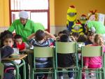 La Junta baraja nuevas actuaciones en el ámbito alimenticio contra la obesidad en los centros educativos