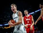 Eslovenia gana su primer Eurobasket frente a Serbia con exhibición de Dragic