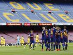 Busquets celebra el primer gol ante Las Palmas con un Camp Nou vacío
