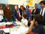 El presidente de Aragón inaugura el inicio del curso escolar en Huesca donde crece el número de aulas públicas
