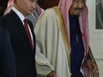El presidente ruso, Vladímir Putin, y el rey Salmal bin Abdelaziz de Arabia Saudí