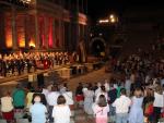 Más de 1.800 personas asisten en el Teatro de Mérida a un concierto de música militar y popular