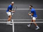 Nadal y Federer forman un equipo victorioso de dobles en la Rod Laver Cup