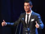 Fotografía de Cristiano Ronaldo recibiendo el premio 'The Best'