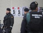 Agentes de la Guardia Civil durante otro registro en Sabadell por el 1-O