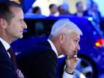 Volkswagen ha cesado al presidente mundial del grupo, Matthias Müller (dcha), que será sustituido por Herbert Diess (izda), actual jefe de la marca VW. EFE/Larry W. Smith