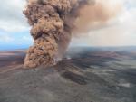 Columna de ceniza emergiendo del volcán Kilauea, en Hawái (Foto: usgs.gov)