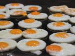 Fotografía de huevos fritos.