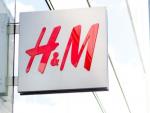 H&amp;M se apunta al 'lujo asequible': lanza /Nyden, con chaquetas por 2.000 euros