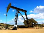 No es que el petróleo esté en países corruptos, es que hace corruptos a los países / Pixabay