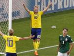 Los suecos celebran uno de los tres goles ante México. /EFE