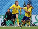 Fosberg celebra el gol de Suecia. /EFE